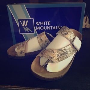 NWB White Mountain Leather Sandals 6